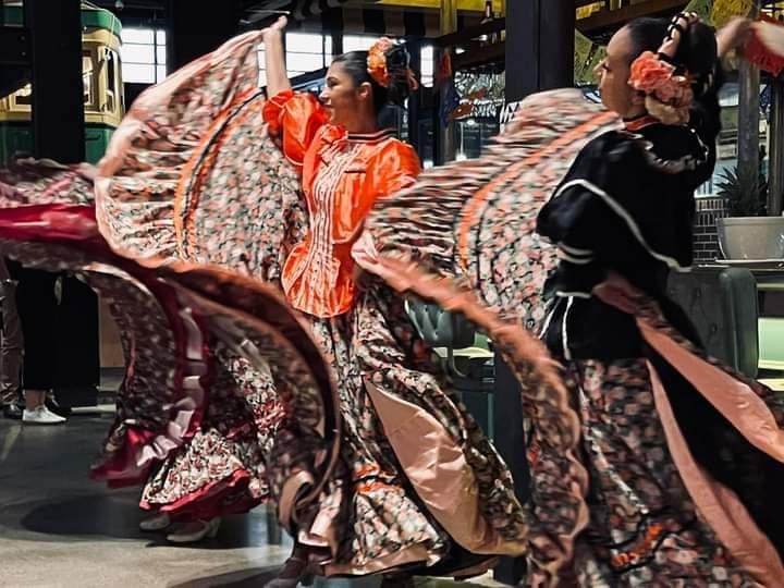 Mexican Dancers